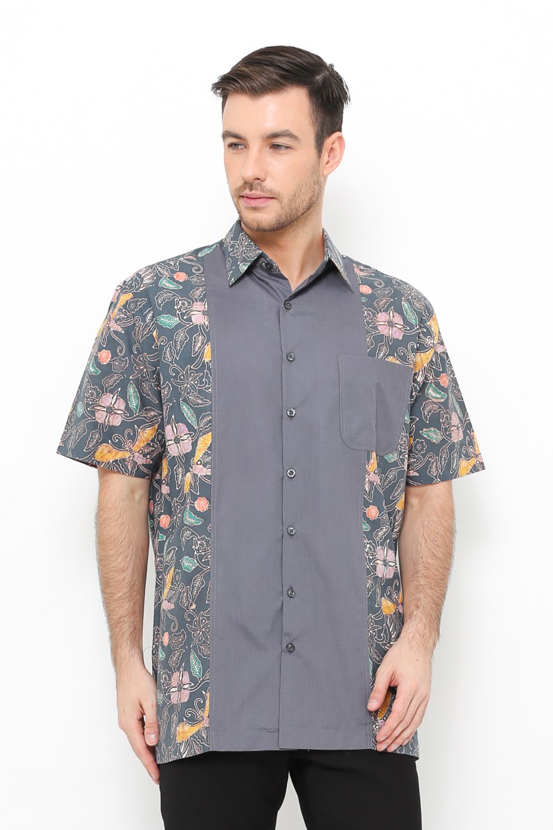 Arya Putra men's short-sleeve floral batik shirt